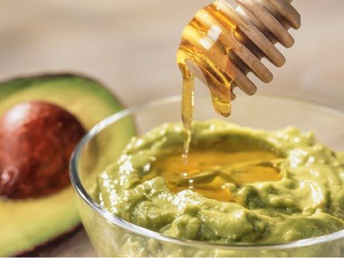 Aguacate y miel líquida