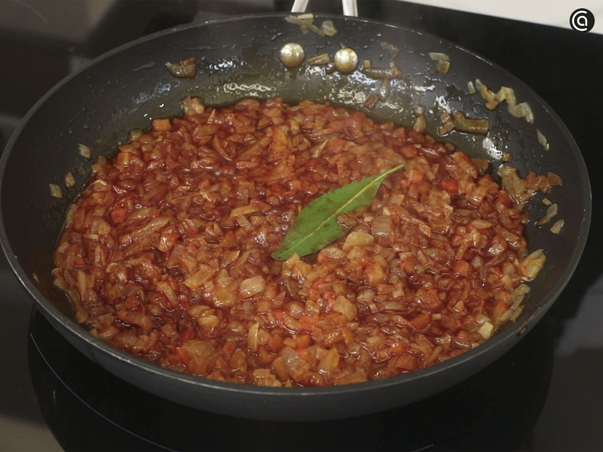 Pocha las verduras e incorpora el pimentón