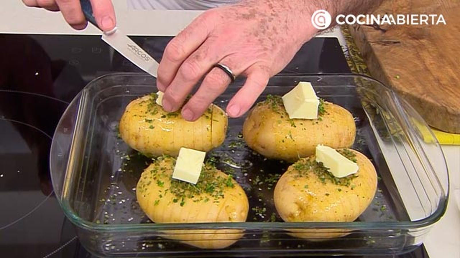 receta patatas hasselback karlos arguinano paso2 receta patatas hasselback karlos arguinano paso2