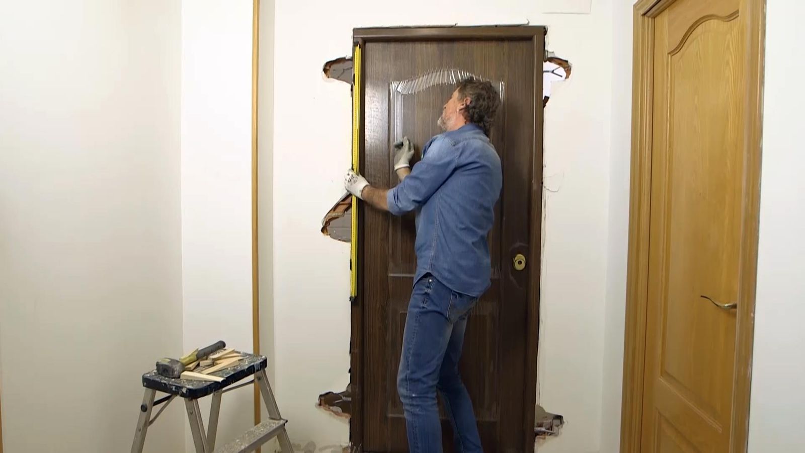 973 instalar puerta metalica paso 7 973 instalar puerta metalica paso 7