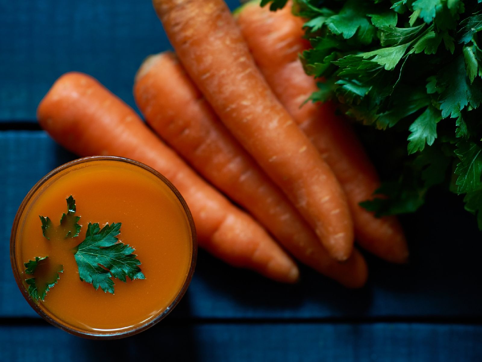 Los zumos y smoothies son una buena opción para ingerir el retinol de manera natural