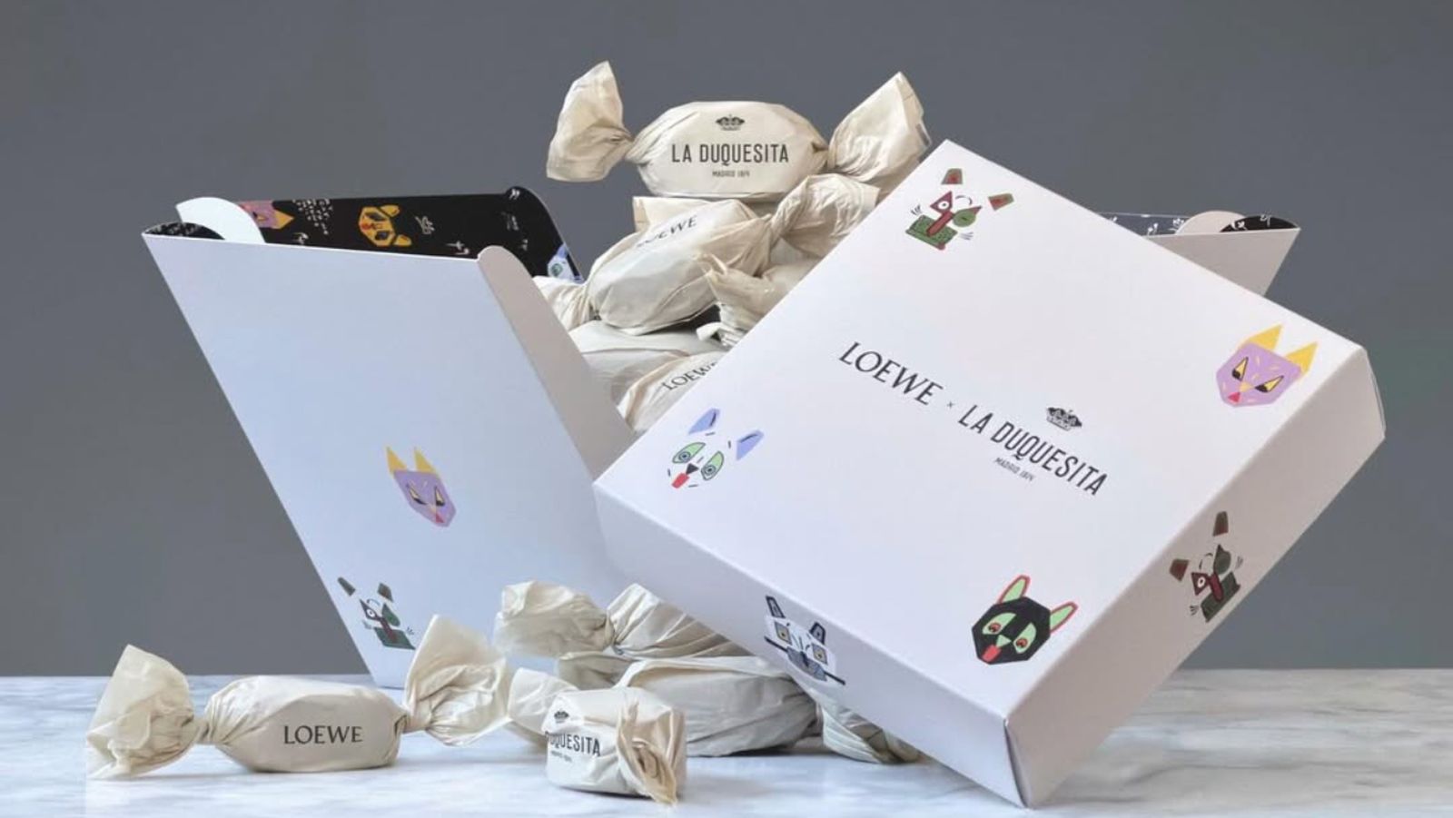 Polvorones de almendra de La Duquesita, presentados en una edición especial junto a Loewe Perfumes para la campaña de Navidad.