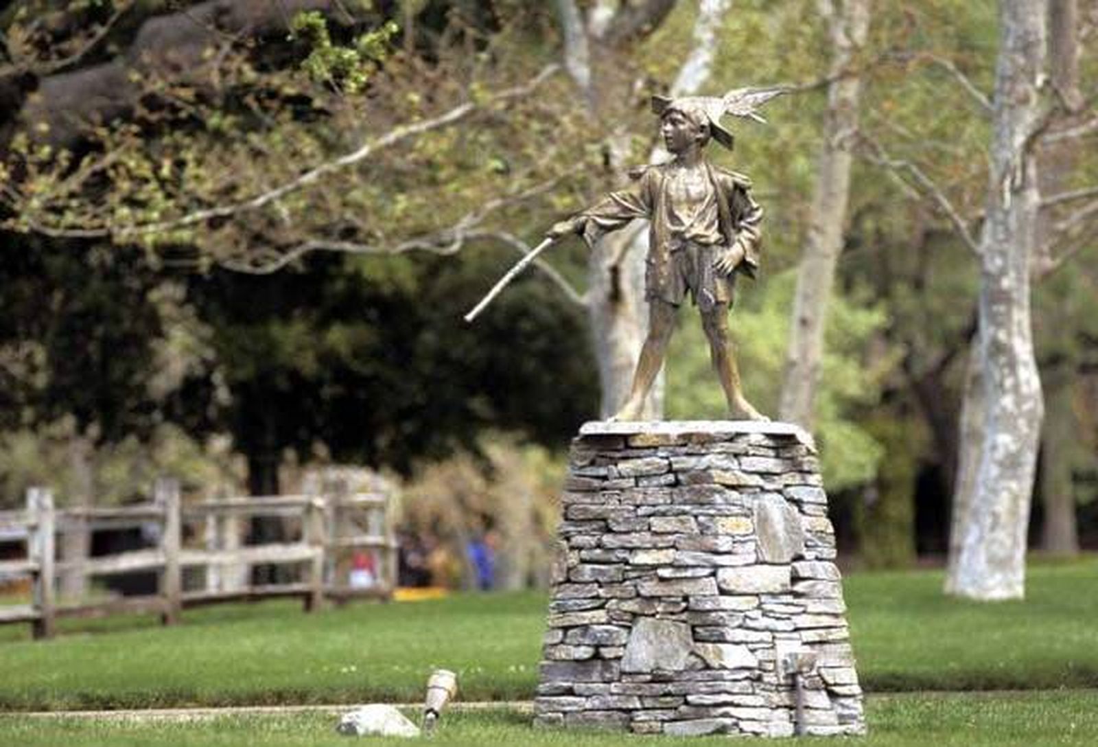 escultura neverland michael jackson
