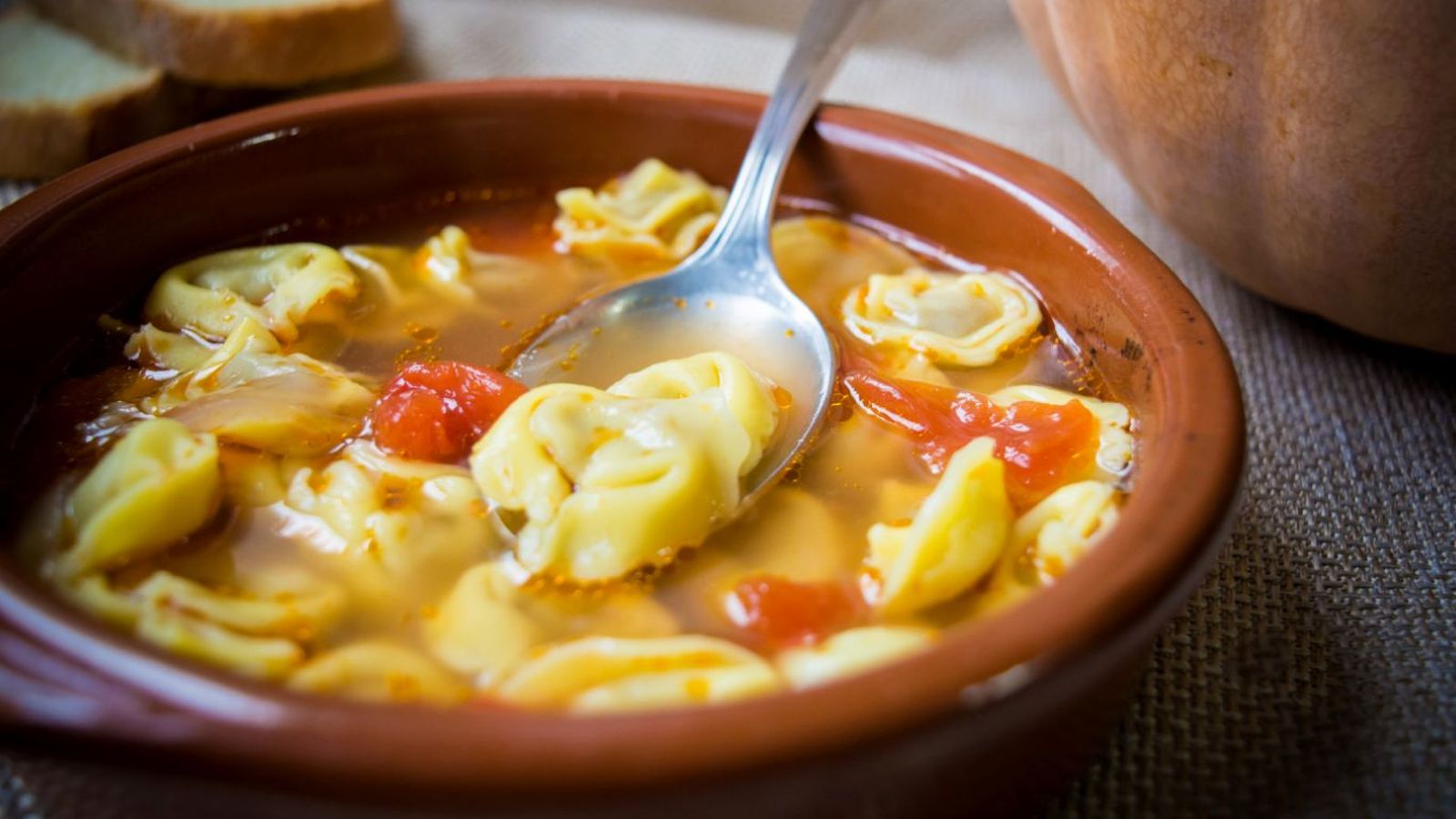 Tortellini in brodo
