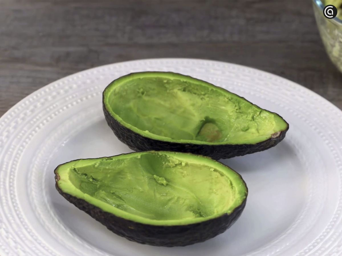 Vacía el aguacate
