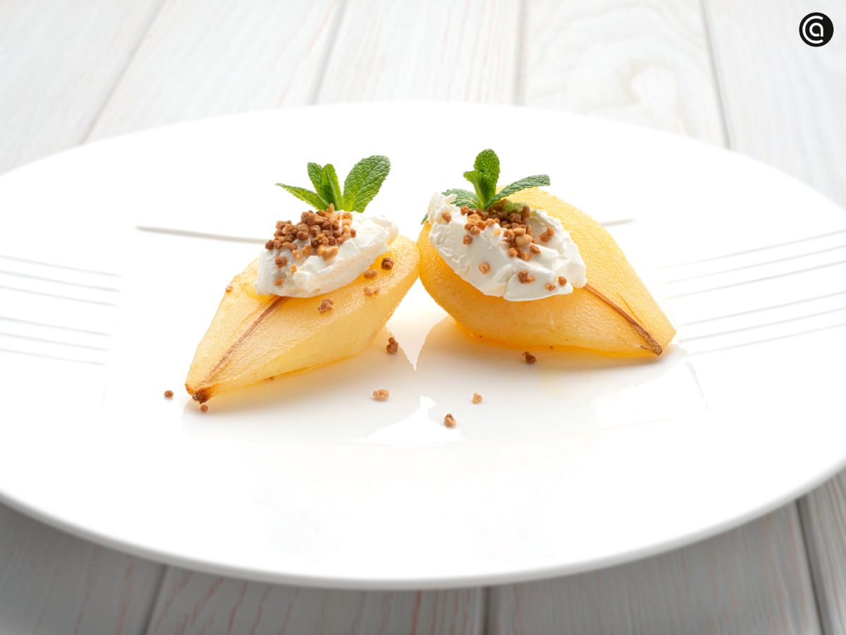 Queso crema, almendra y menta: la combinación perfecta para realzar el sabor de la pera