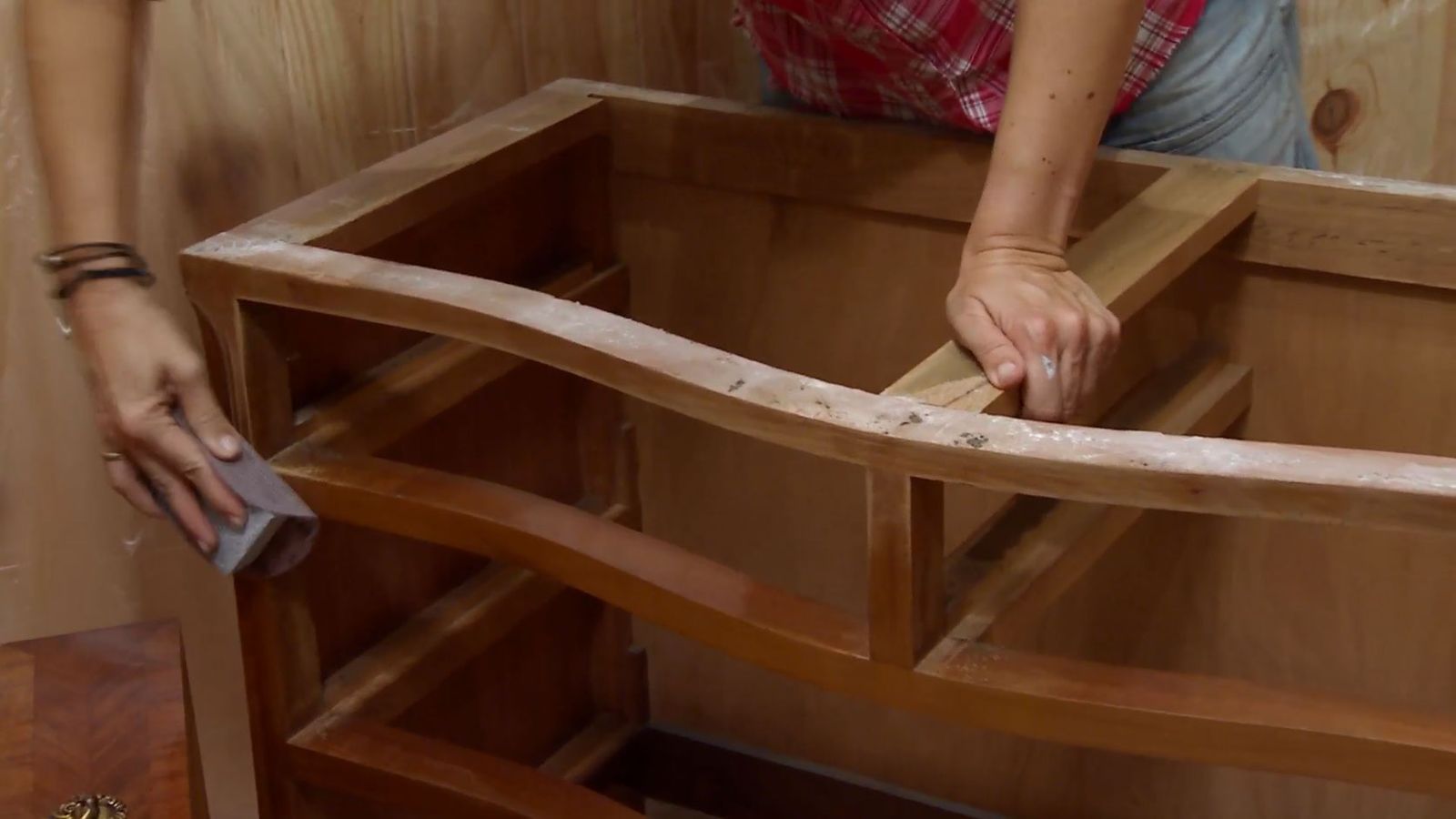 Aseo con friso de madera blanco paso 7 Aseo con friso de madera blanco paso 7