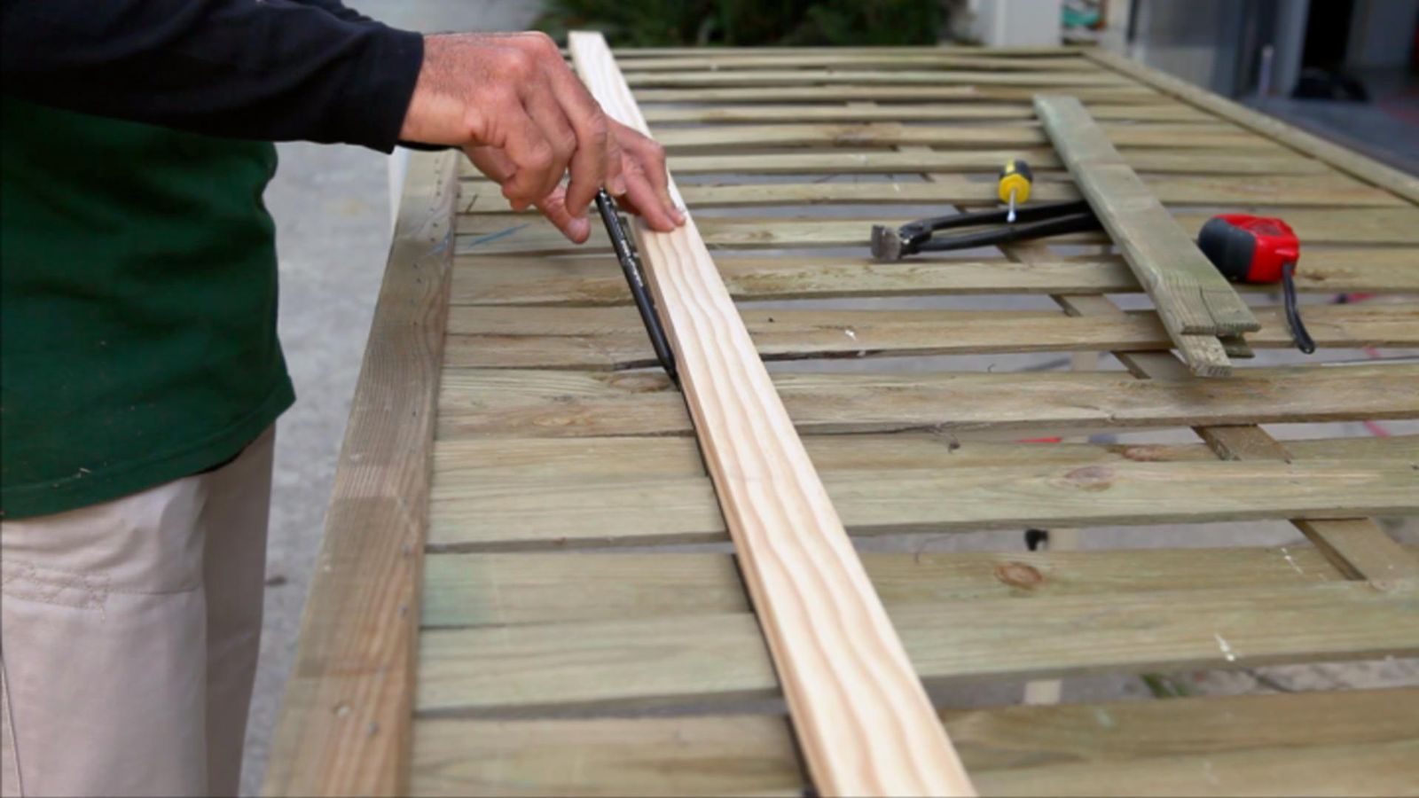 Adaptar rejilla de madera paso 2 Adaptar rejilla de madera paso 2