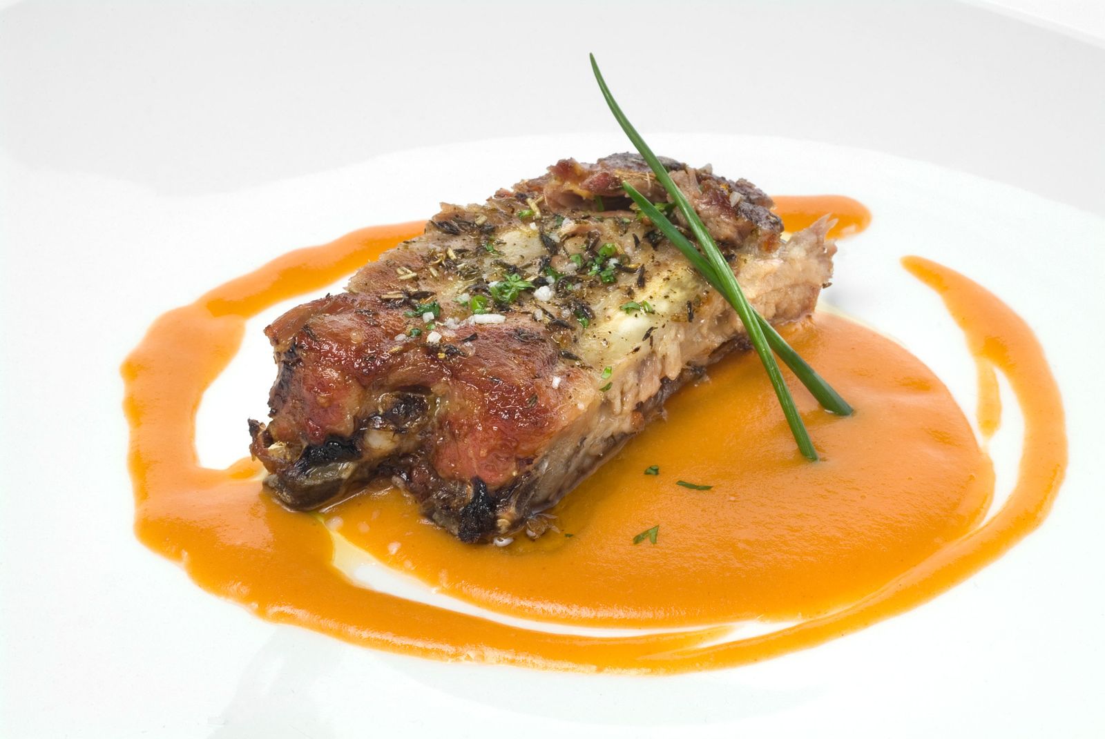 Crema de patatas a la riojana con costilla asada Crema de patatas a la riojana con costilla asada