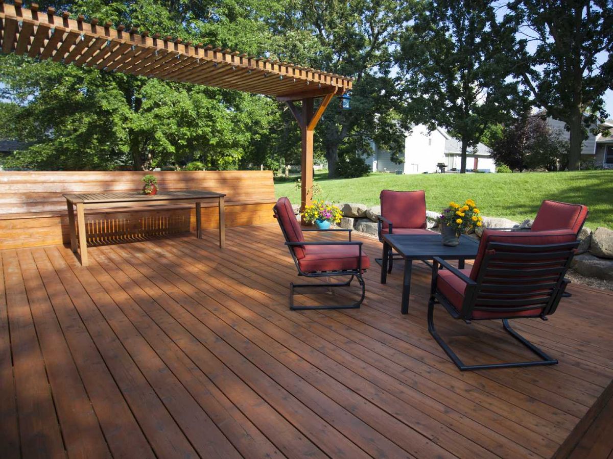 Madera de cedro en el exterior