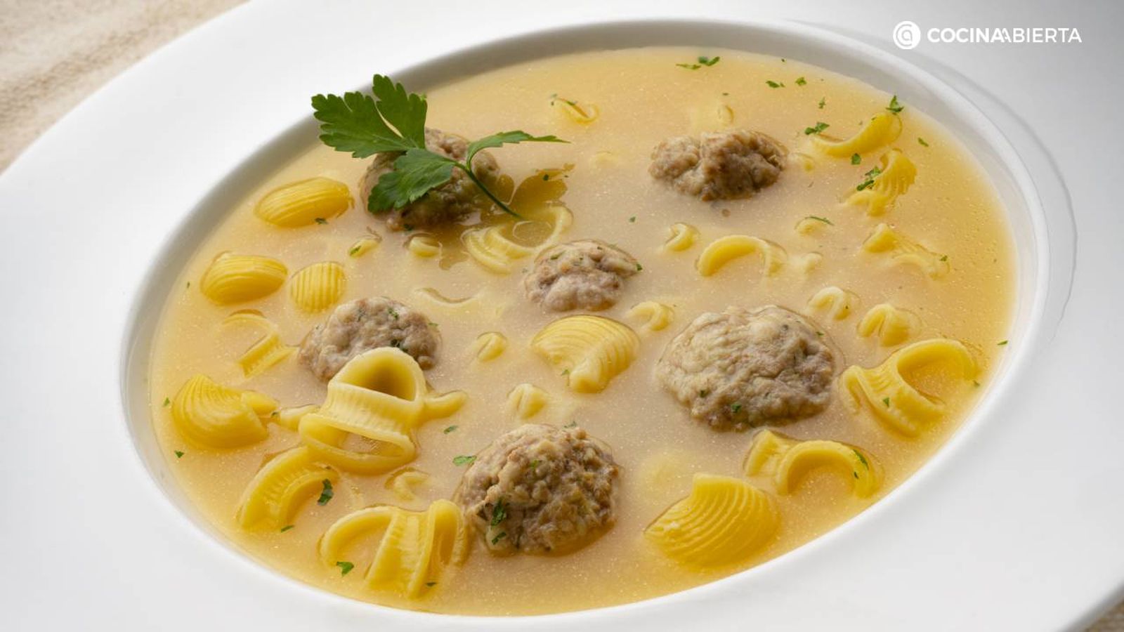 Sopa de galets, receta tradicional catalana