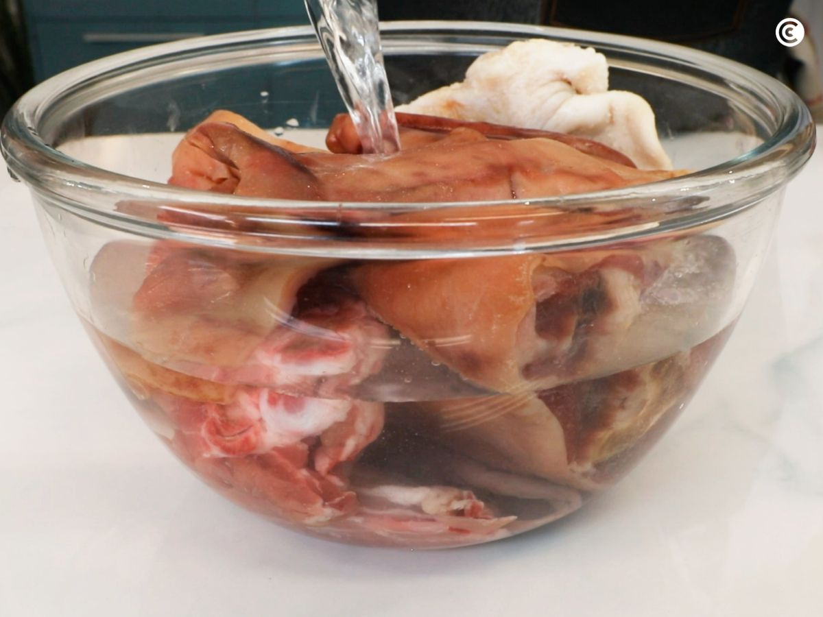 Pon la carne a remojo