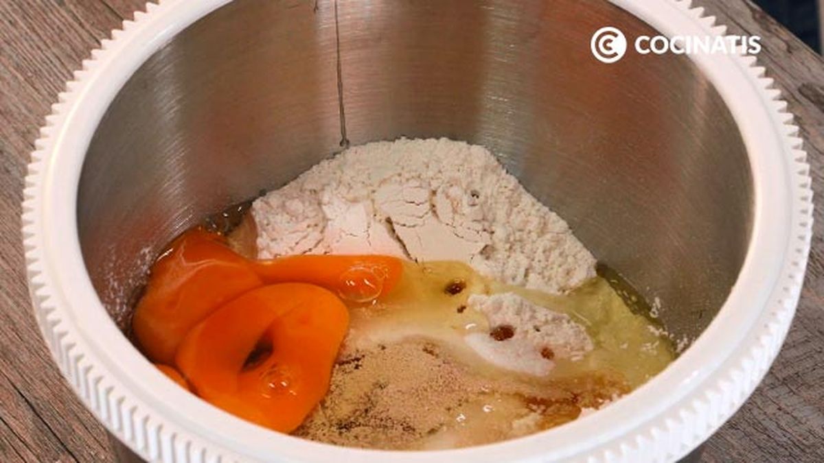 Receta de panettone de chocolate, postre italiano de Navidad  paso 2