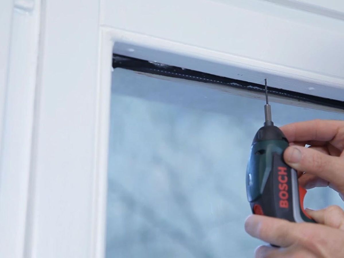 Colocar veneciana en ventana oscilobatiente paso 3