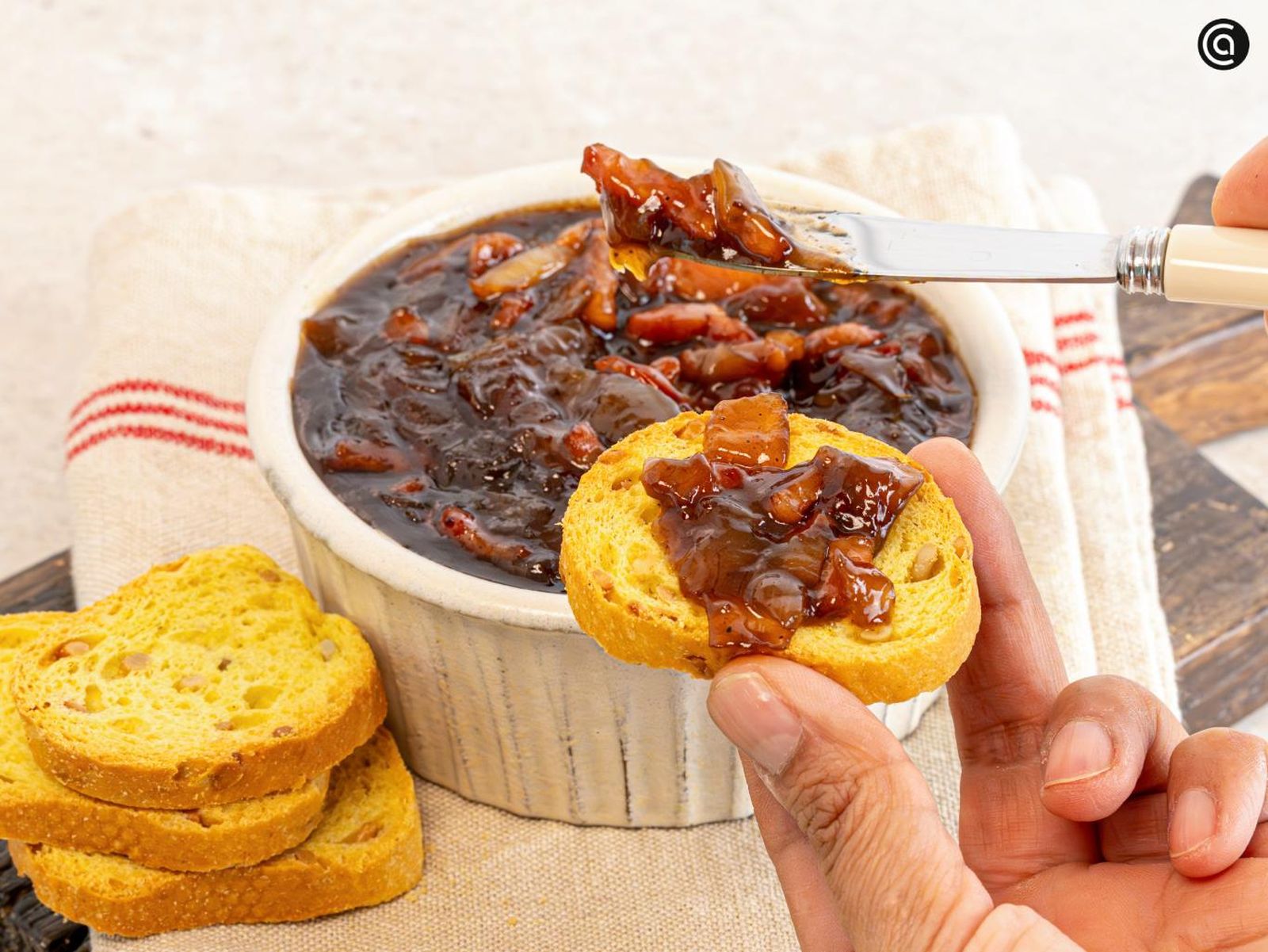 Mermelada de bacon casera, receta fácil para tostadas y hamburguesas