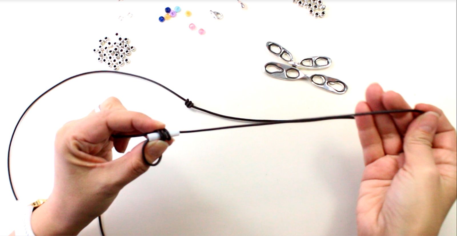 como hacer collar libelula paso1 como hacer collar libelula paso1