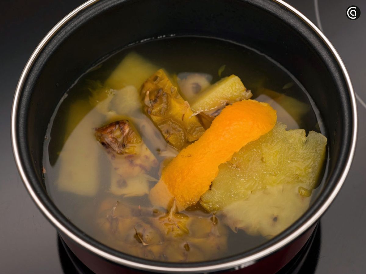 Elabora un jarabe con la piel de la piña y cáscara de naranja