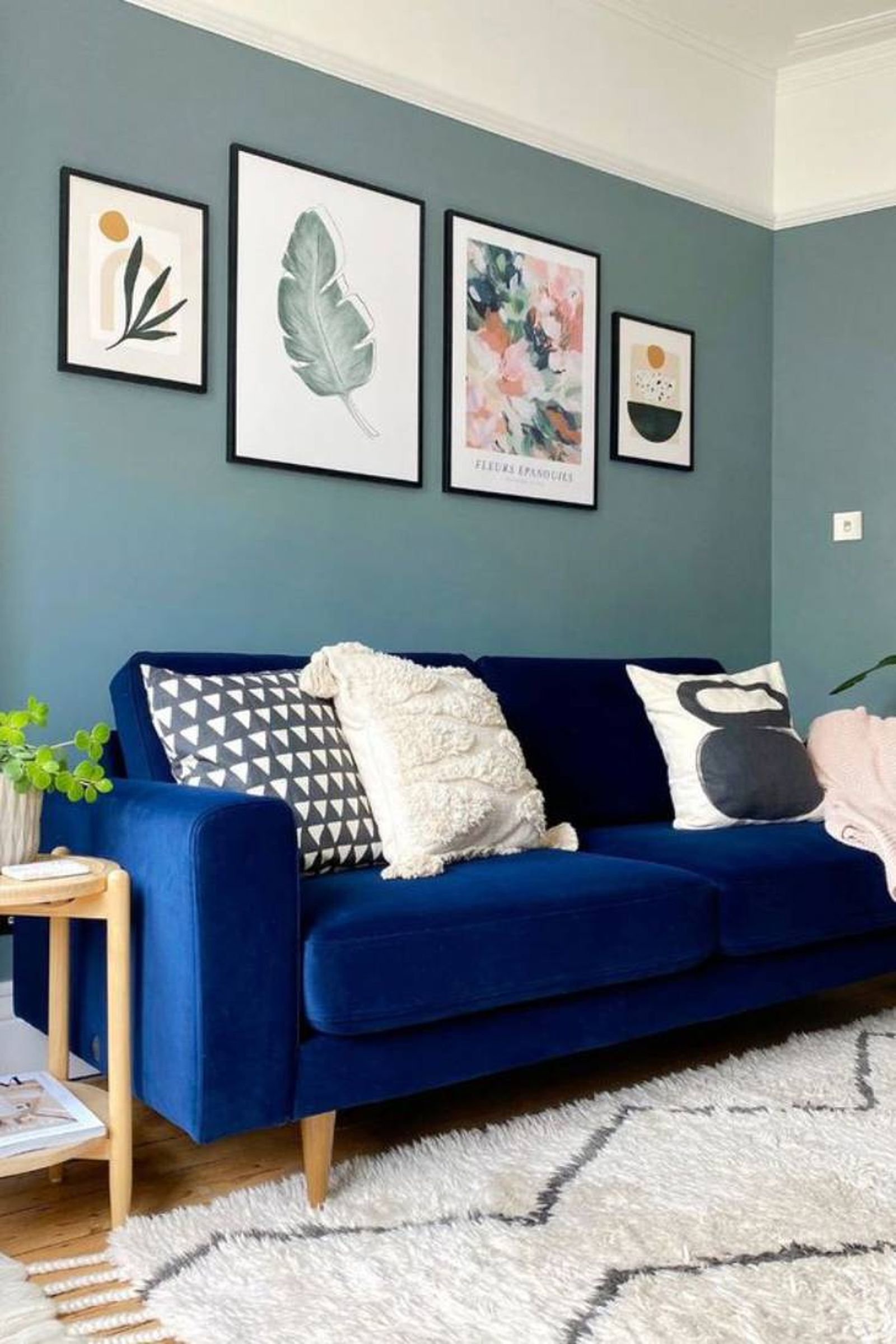 salon sofa azul pared azul pinterest Snug
