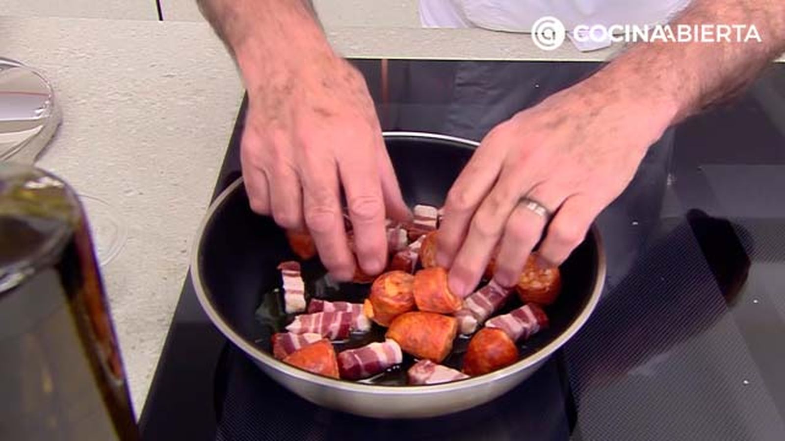 KARL6957 chicharos codillo p2 KARL6957 chicharos codillo p2