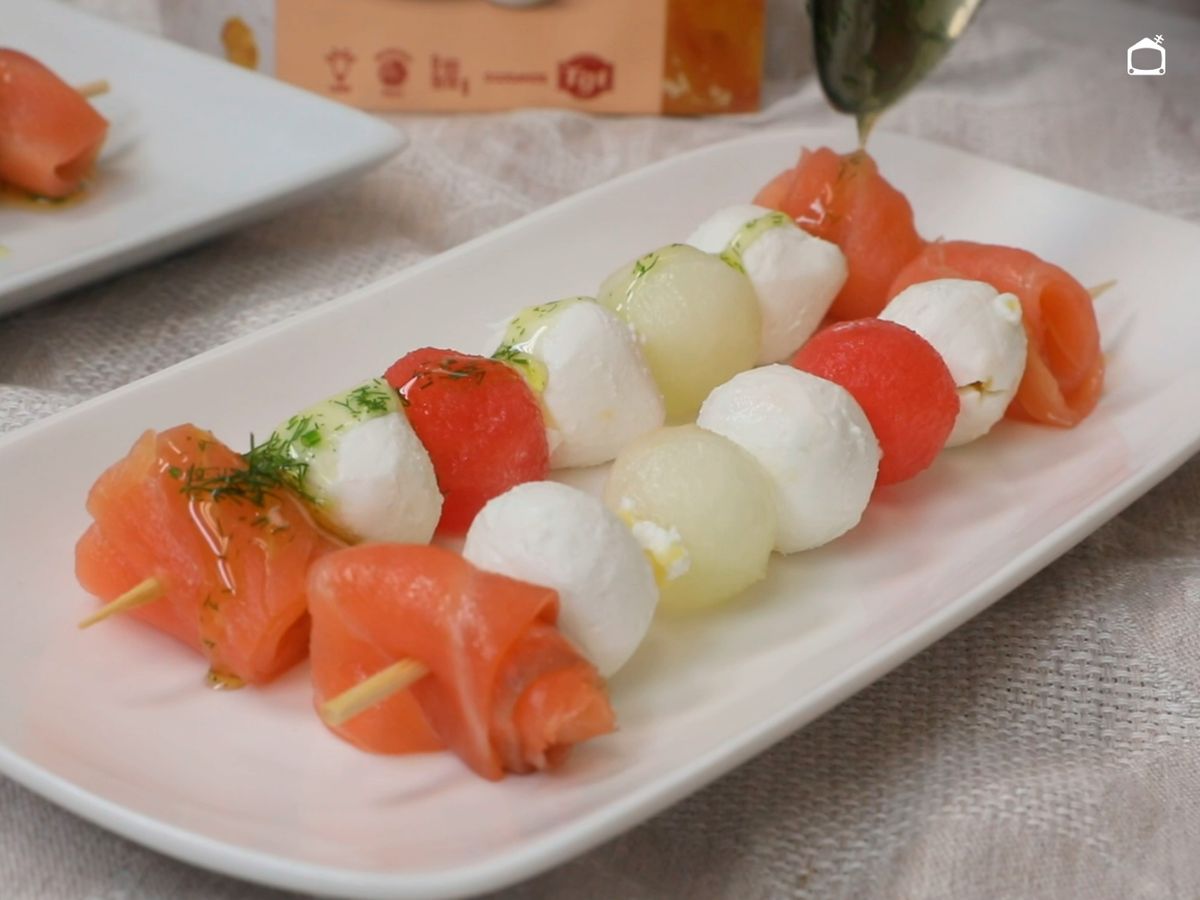 Añade el aceite aromatizado por encima