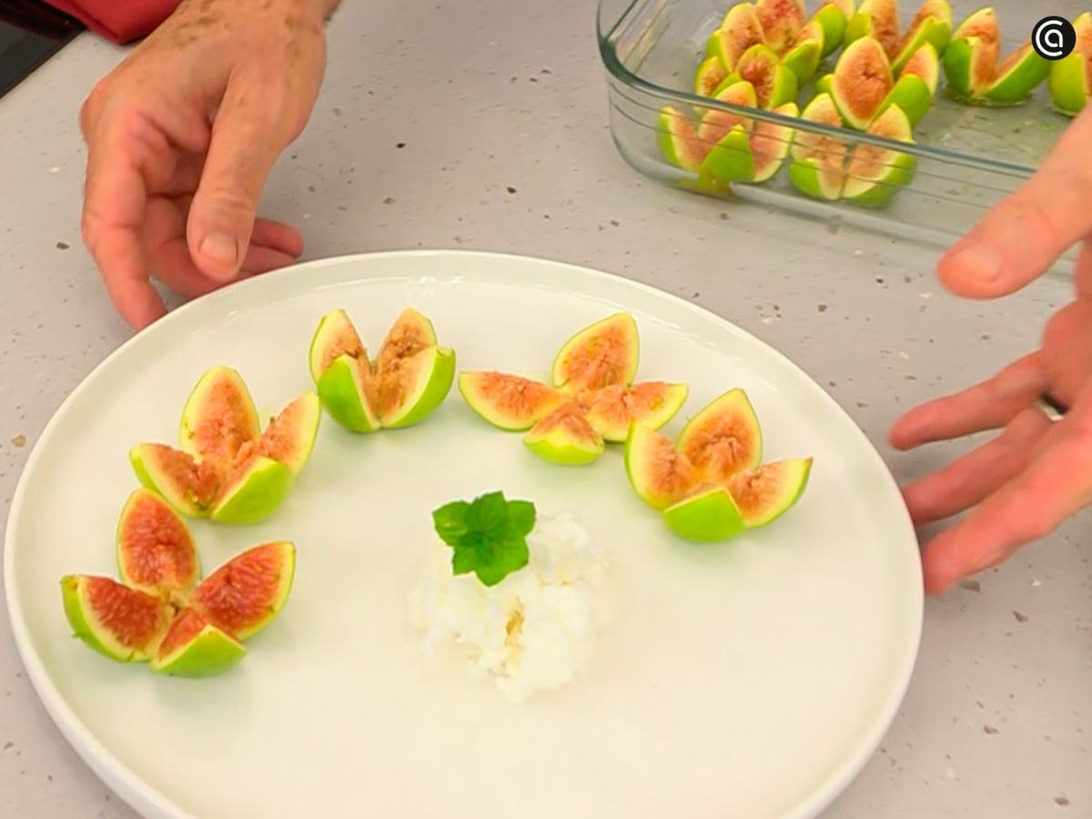 Acompaña los higos con helado de yogur