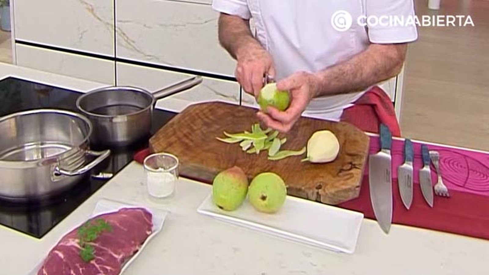 Receta cerdo salteado con salsa oporto karlos arguinano KARL6721 paso2 Receta cerdo salteado con salsa oporto karlos arguinano KARL6721 paso2