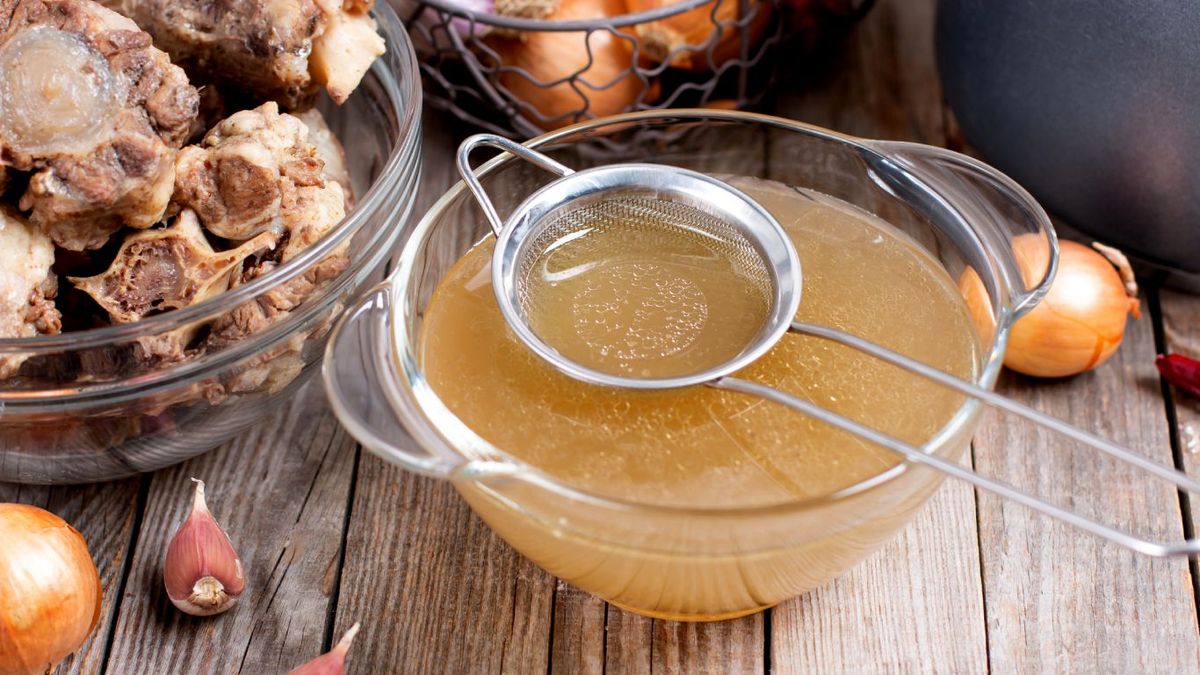 Caldo de huesos casero