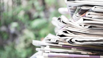 El papel de periódico puede ser muy útil en el jardín