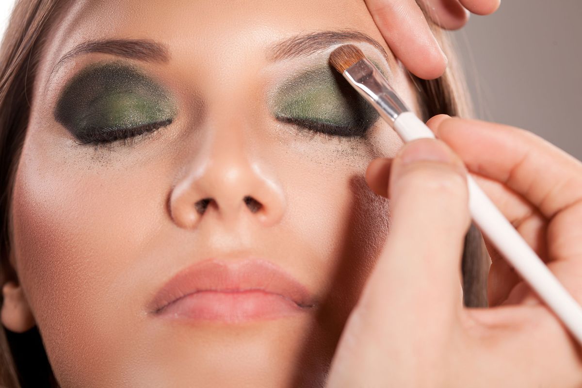belleza maquillaje ojos ahumados verde2