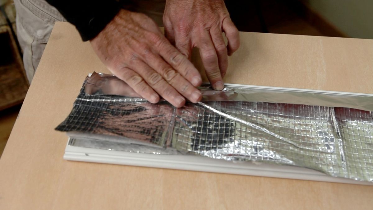 Aislar la caja de persiana paso 4