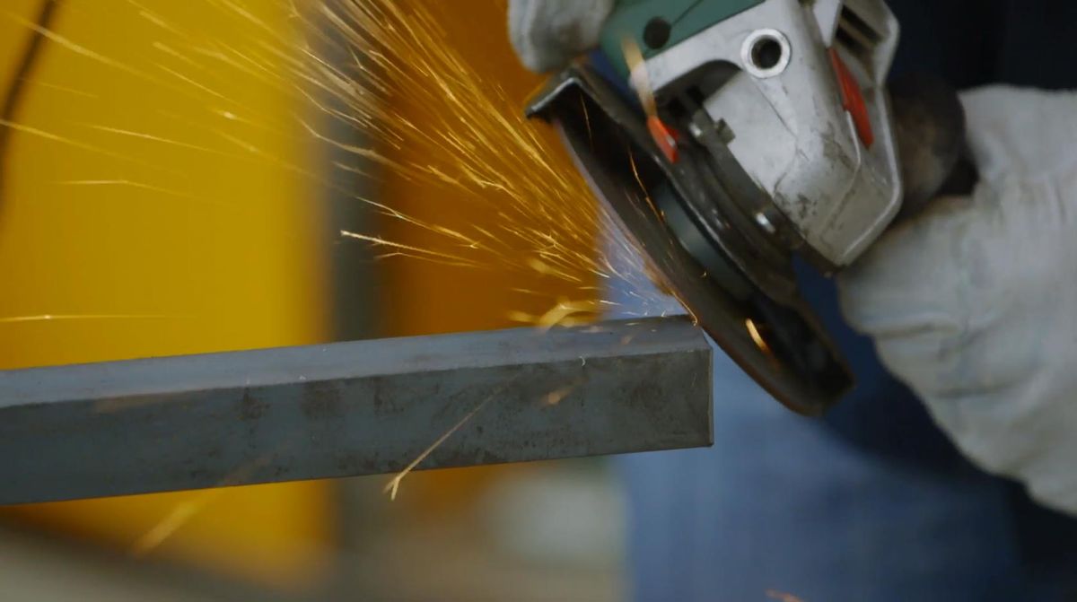 Hacer una mesa alta con estructura soldada paso 2