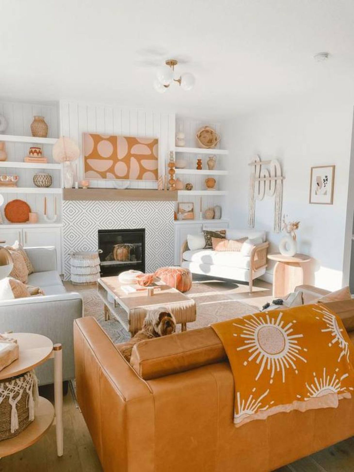 salon con chimenea colorido pinterest Brighten Made