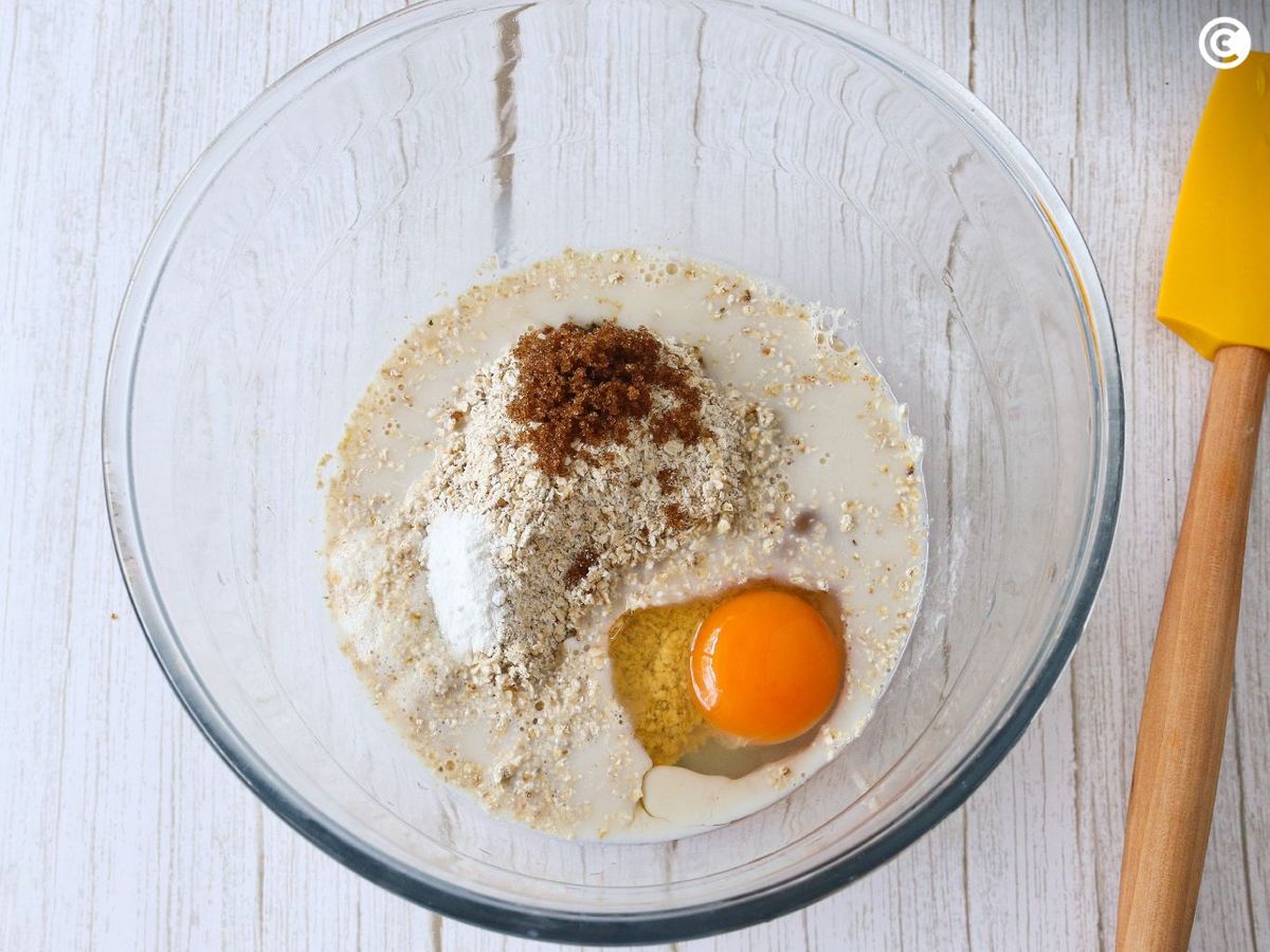 Mezclar los ingredientes de los gofres de avena
