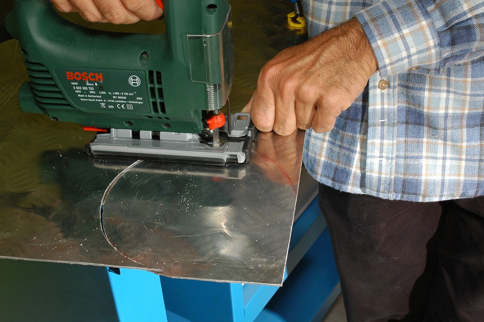 Diferentes herramientas para cortar metal paso 1 Diferentes herramientas para cortar metal paso 1