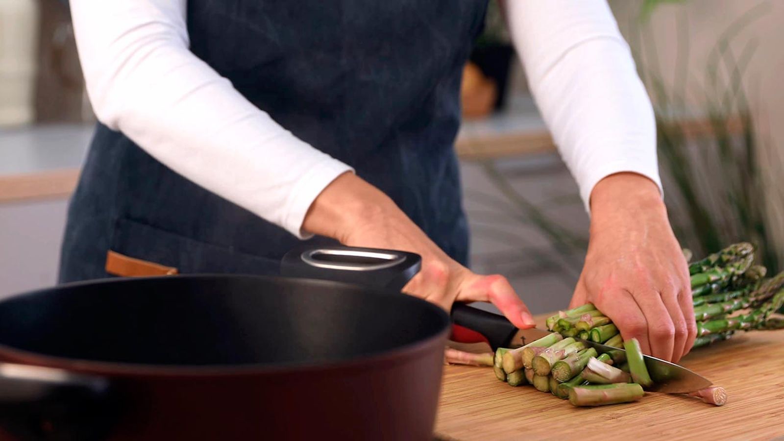 Receta de ensalada de arroz integral con pollo y espárragos trigueros paso 1 Receta de ensalada de arroz integral con pollo y espárragos trigueros paso 1