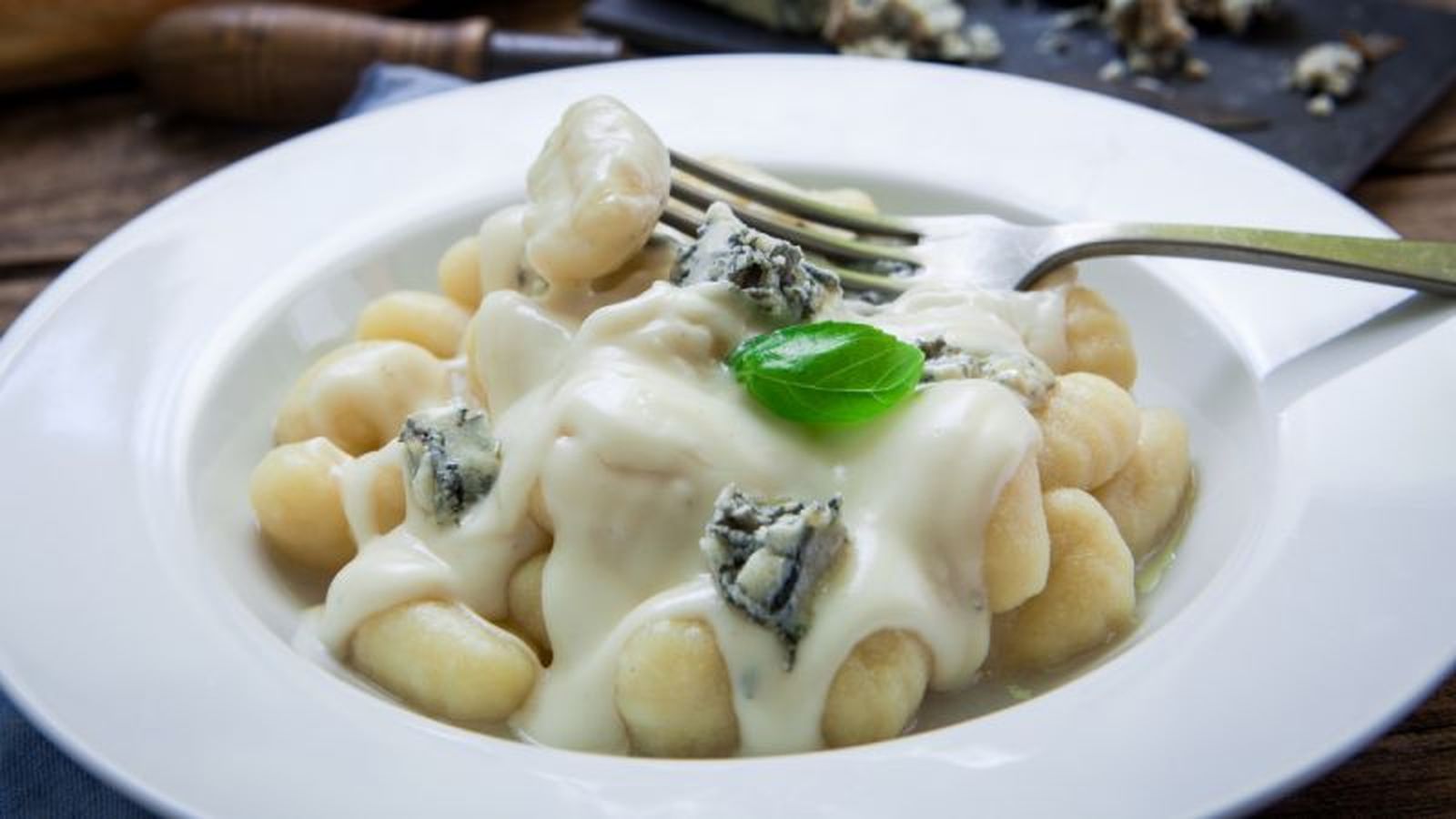 Ñoquis con salsa roquefort
