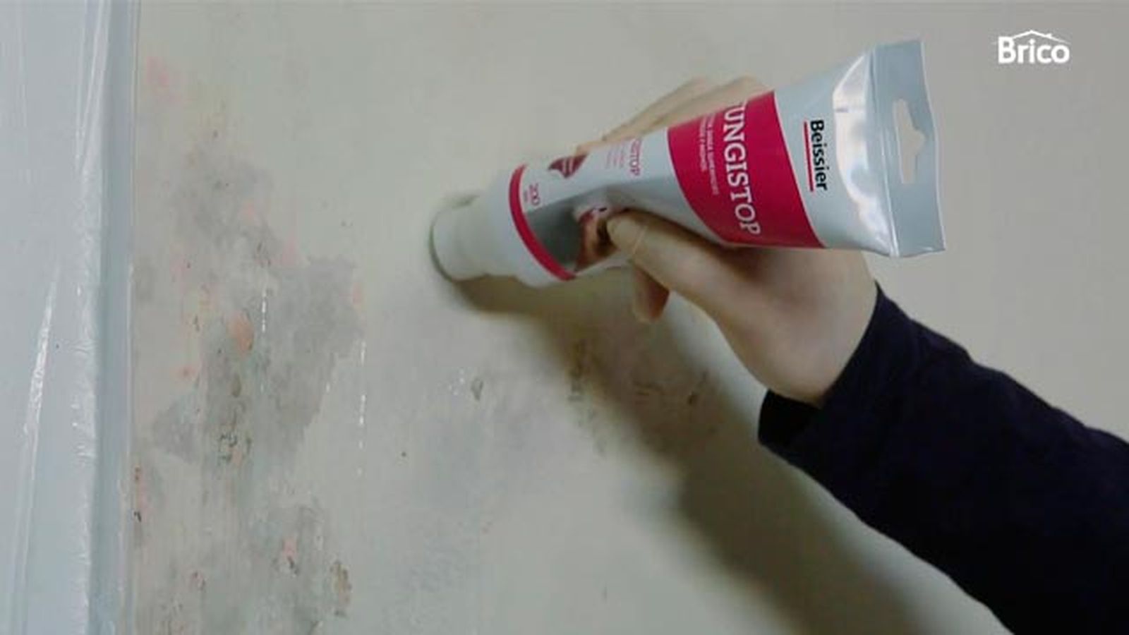 Eliminar humedad por condensación en pared de cocina paso 5 Eliminar humedad por condensación en pared de cocina paso 5