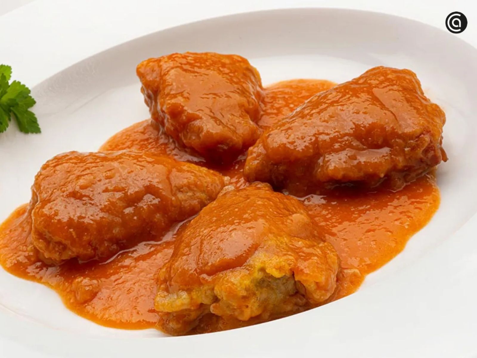 Rellenos de carne y cocinados en salsa, un plato que gana con el reposo.
