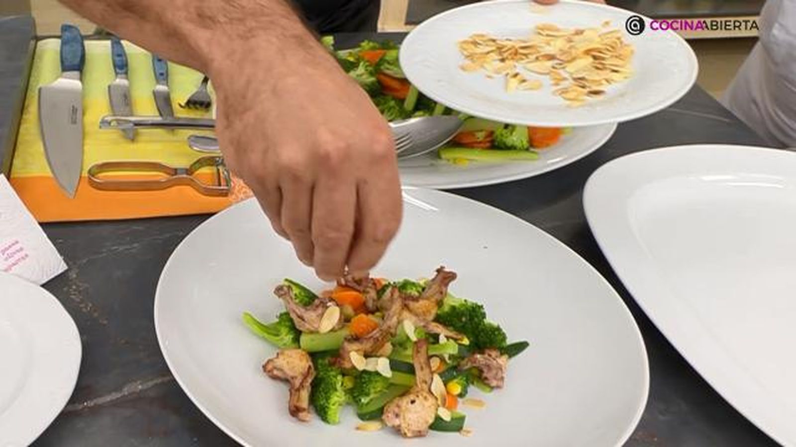 KARL7206 Verduras salteadas costillas conejo paso 4 KARL7206 Verduras salteadas costillas conejo paso 4