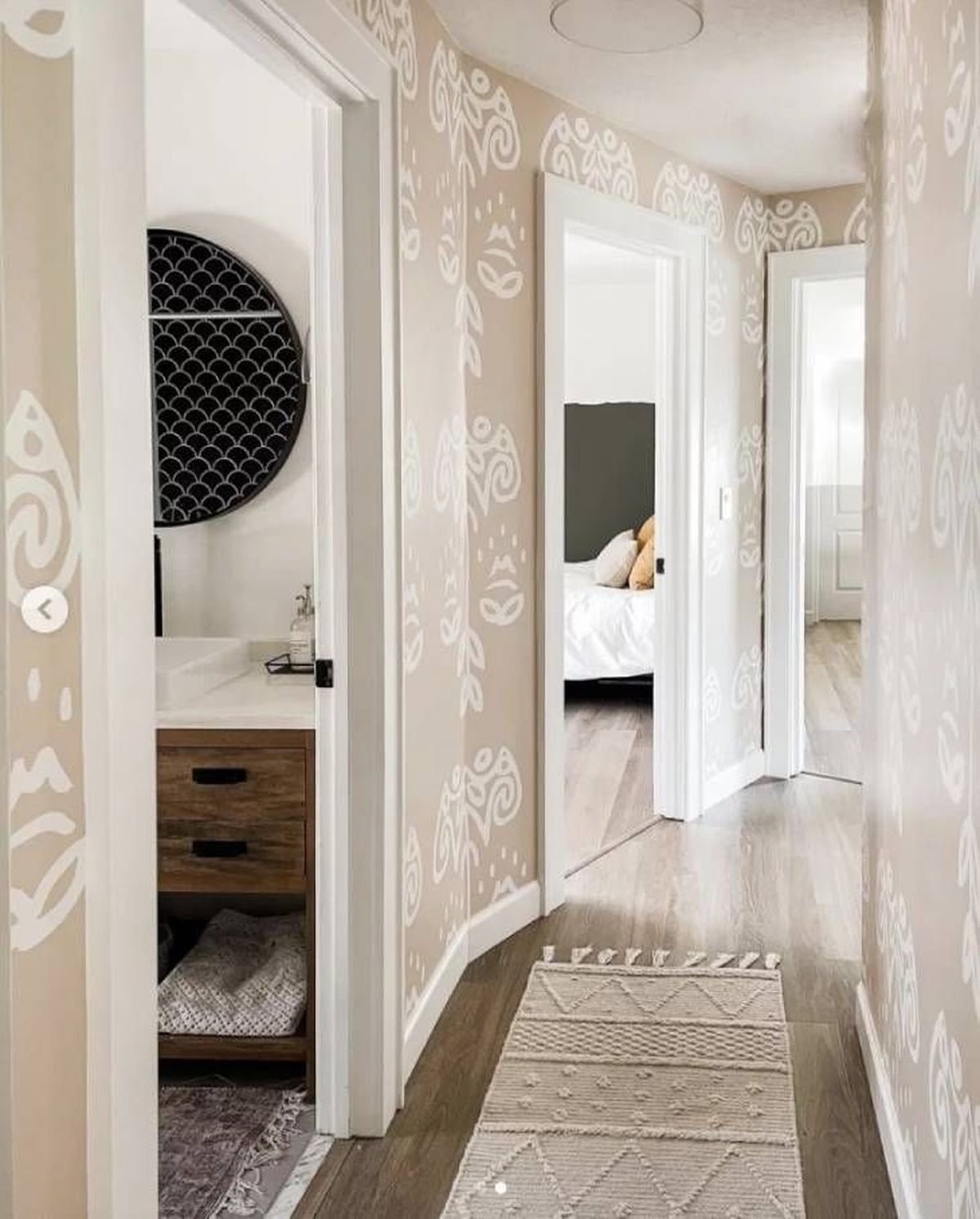 Decorar el pasillo con papel pintado, ideas y consejos para acertar 5