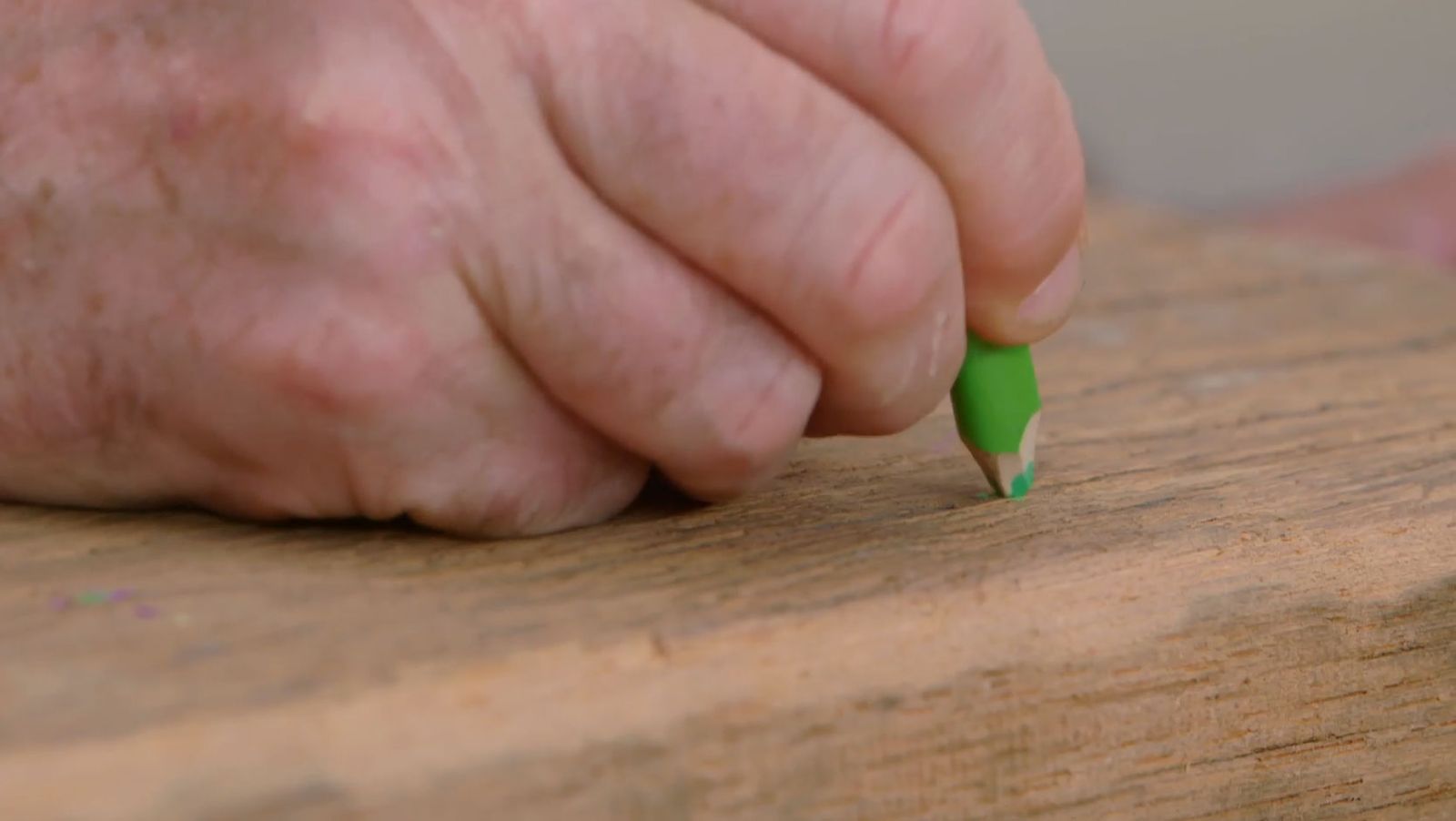 Cómo hacer una lámpara con una viga de madera paso 1 Cómo hacer una lámpara con una viga de madera paso 1