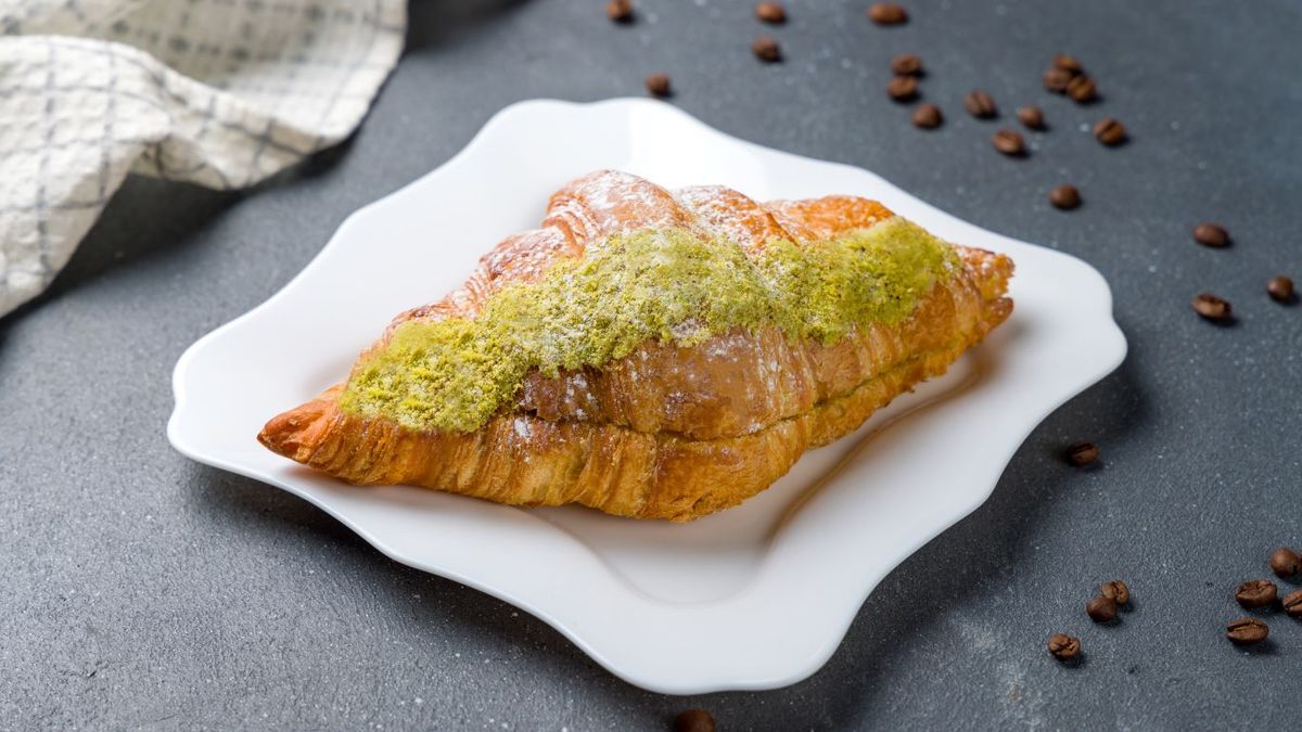 Croissant relleno de chocolate Dubái