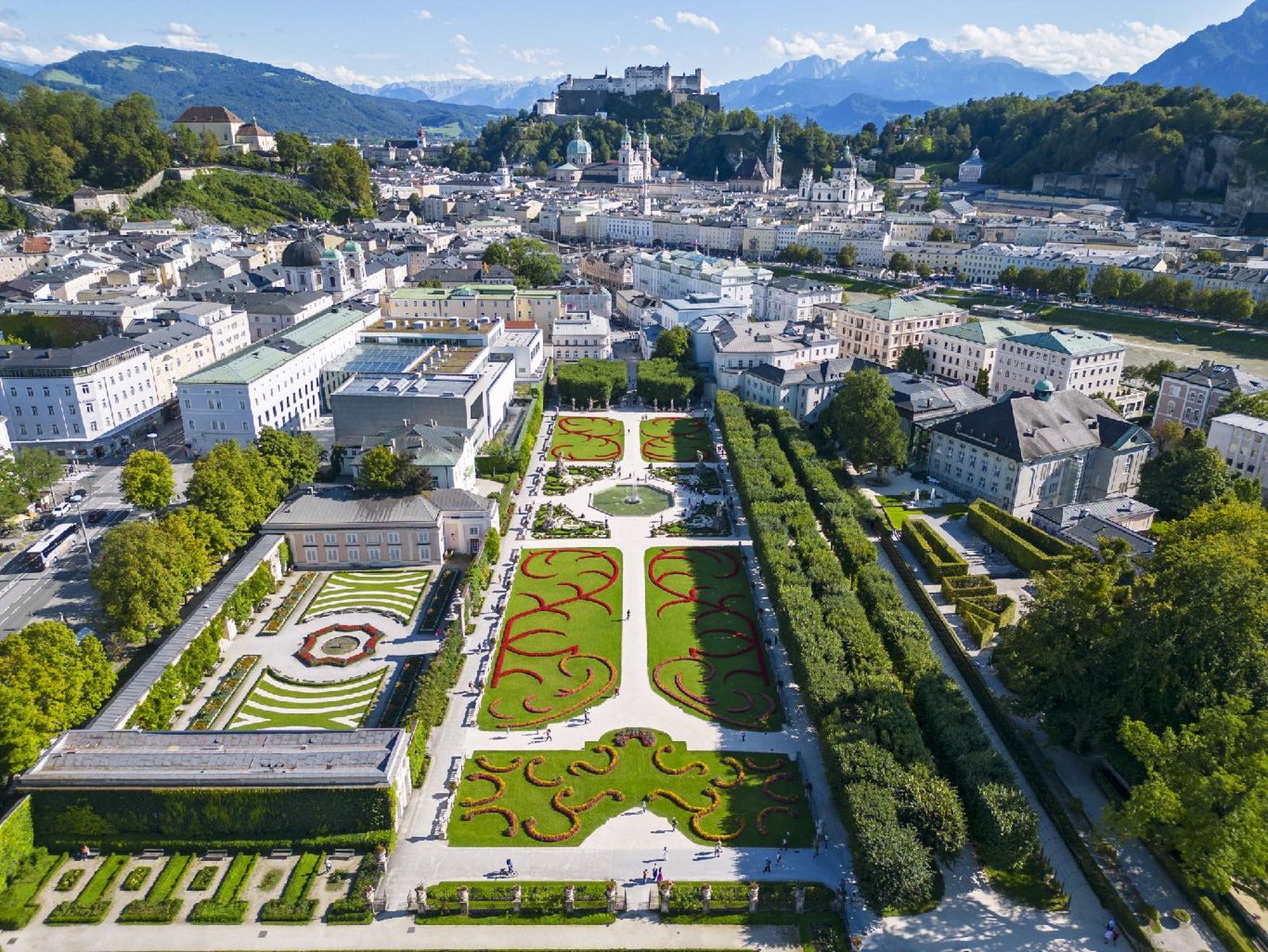 Jardines de Mirabell en Salzburgo, Austria Jardines de Mirabell en Salzburgo, Austria