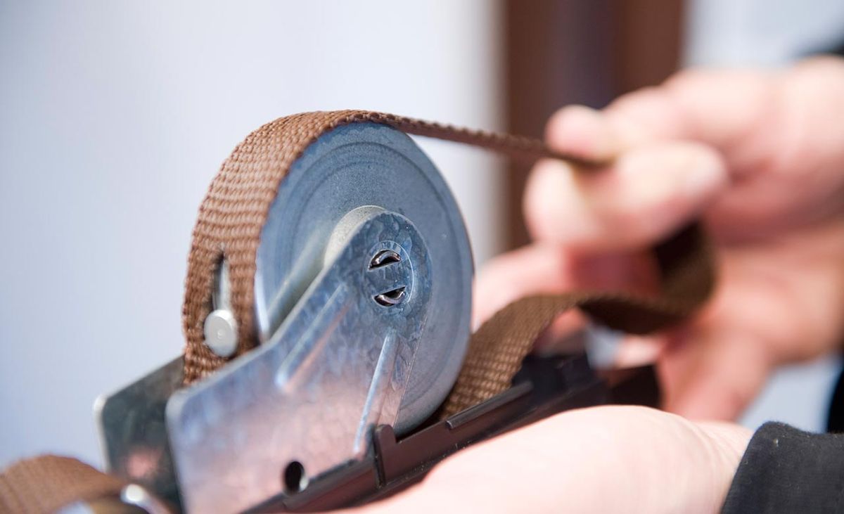 Sustitución de la caja correa de la persiana paso 6