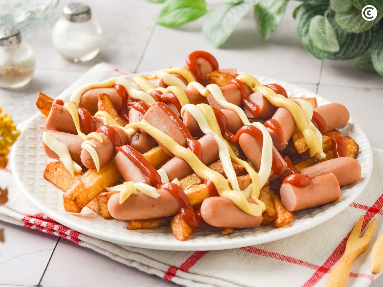 Salchipapa
