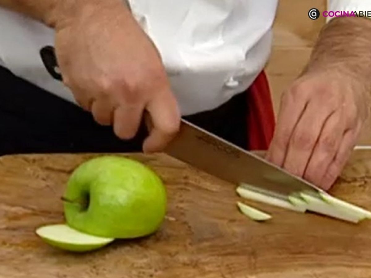Elige manzana verde para darle un toque fresco y ácido a la ensalada de bogavante