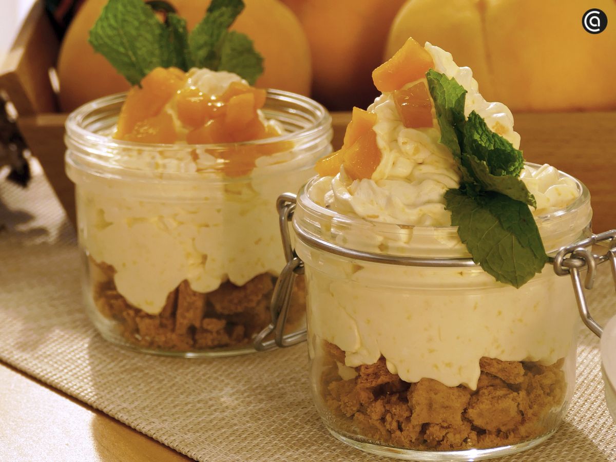 Mousse de melocotón, receta de postre fácil