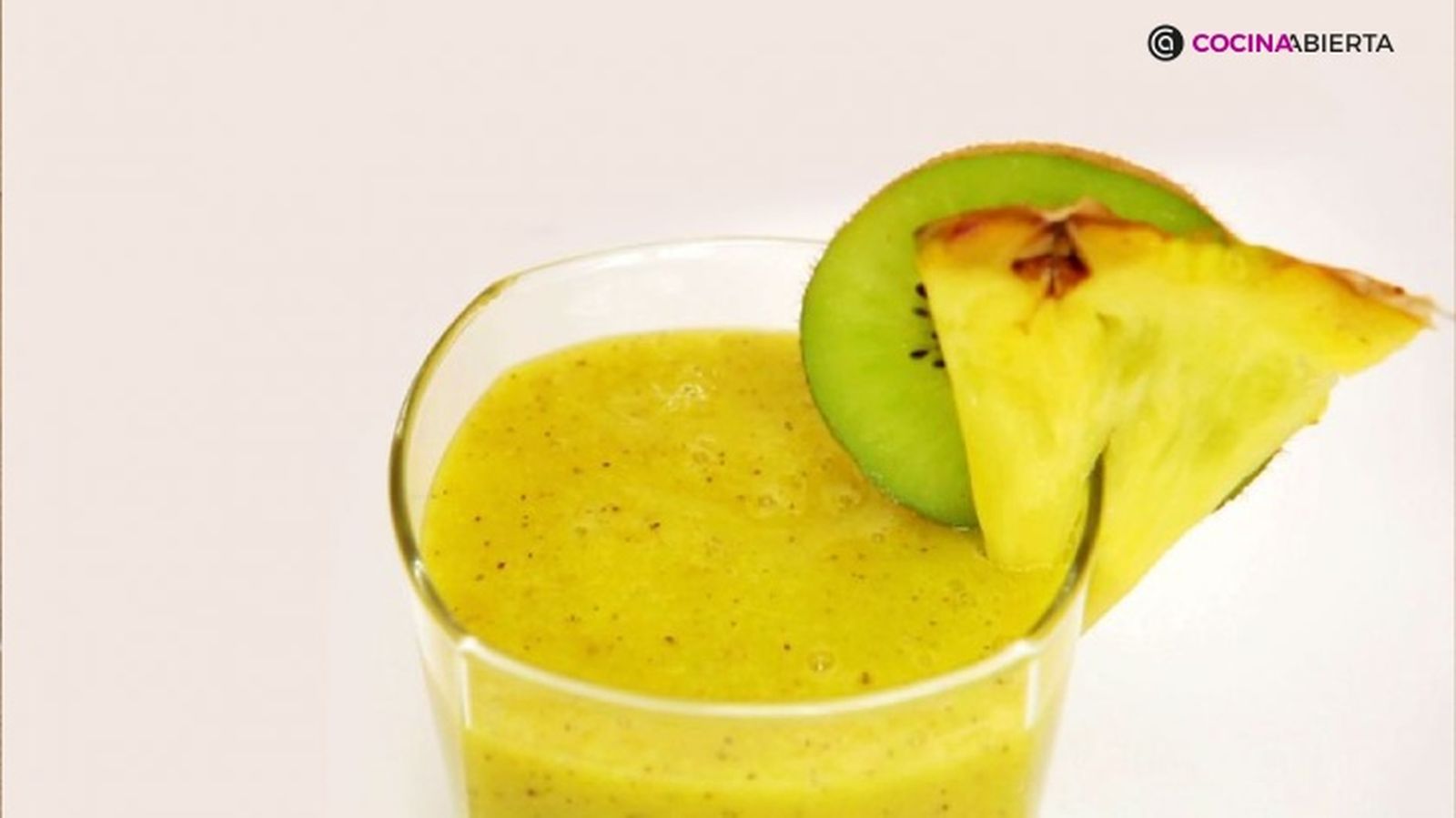 Batido casero de mango y kiwi, una receta refrescante Batido casero de mango y kiwi, una receta refrescante