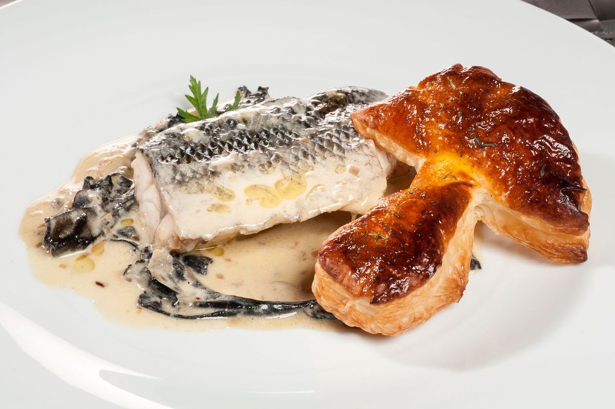 1731 Lubina al horno con setas (915) xl