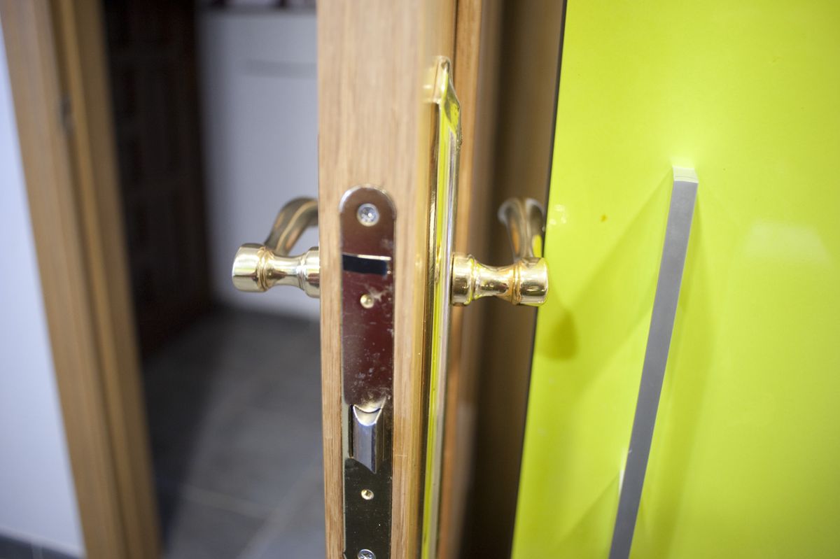 Colocar topes para puertas